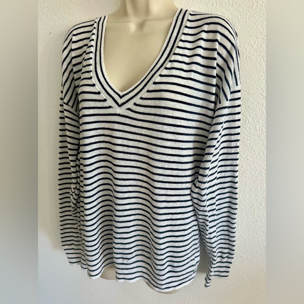 Gap Womens XL Navy White Stripe Linen Blend V-Neck Sweater Lightweight Pullover - Picture 6 of 10